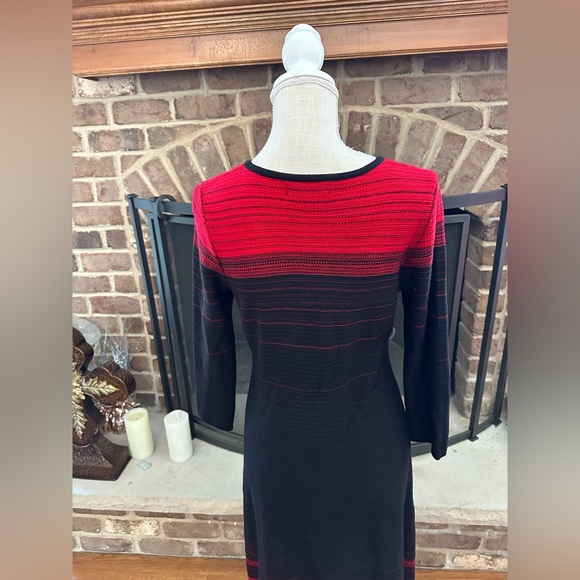 ❤️❤️❤️Nine West Red & Black Striped Sweater Holiday Dress Size Medium❤️❤️❤️ - Picture 6 of 8